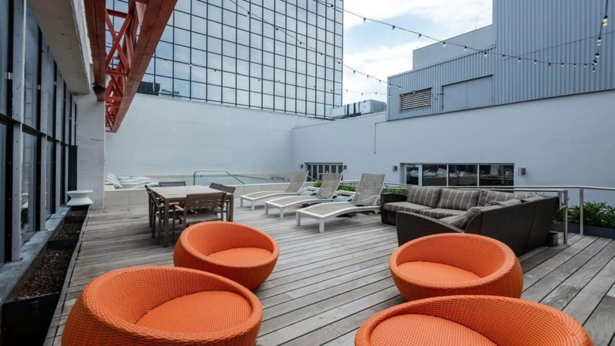 26Th Fl Bold Cozysuites With Pool, Gym Dallas Luaran gambar